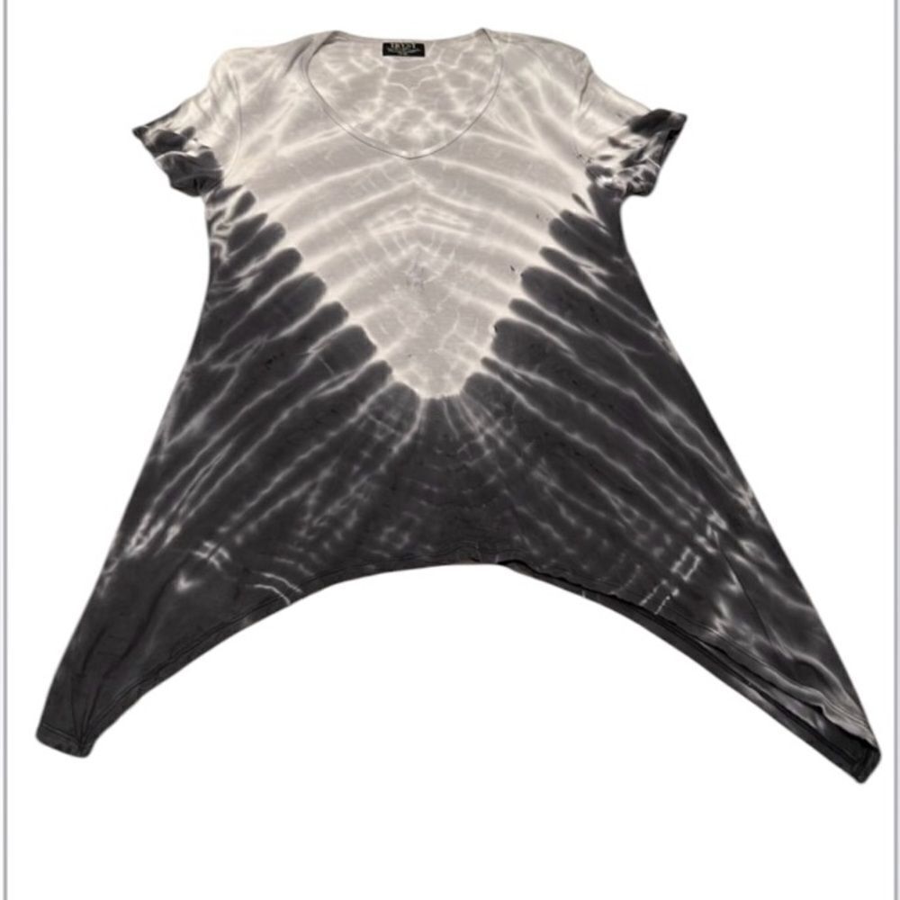 Tryst sz L super soft grey & black short sleeve tie dye shark bit hem tunic EUC